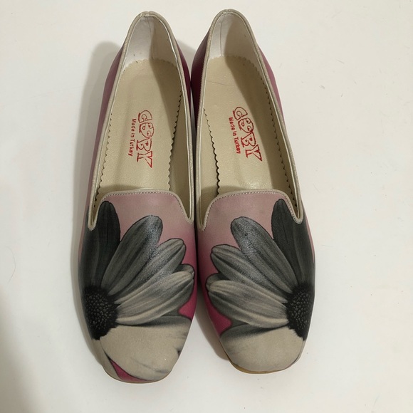 Goby floral pumps ombré pink w/ gray daisies 39 - Picture 4 of 10